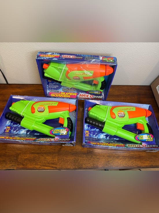 Hasbro Other - Super Soaker Max D 3000 lot of 3 Hasbro 2001 Water Toys